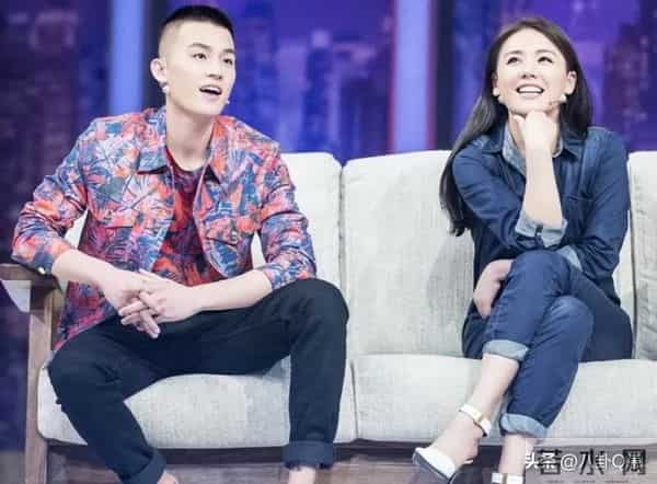 欧豪马思纯分手7年再同框，男方偷瞄女方表情微妙，网友呼吁复合