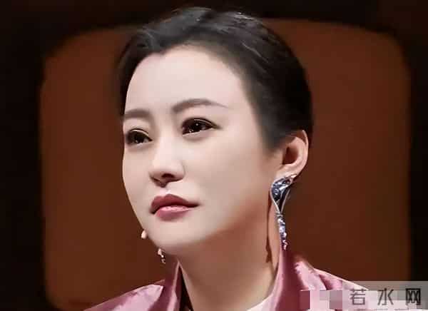 辛芷蕾不忍了！疑似6连问回击郝蕾，顺手替王传君出了口“恶气”