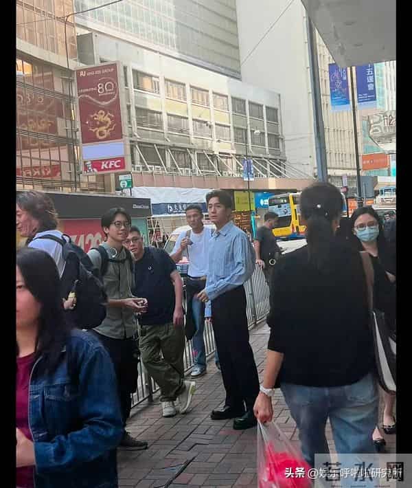 马国明携短裙靓女中环同行被拍!女方身份曝光,视帝亲自回应