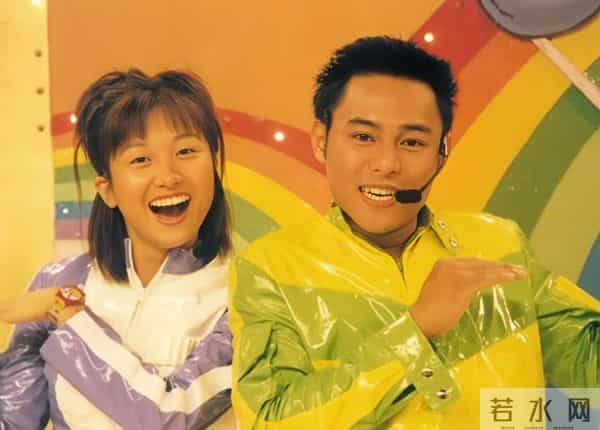 香港知名男星宣布复出,两度退出娱乐圈,举家移民澳洲失败