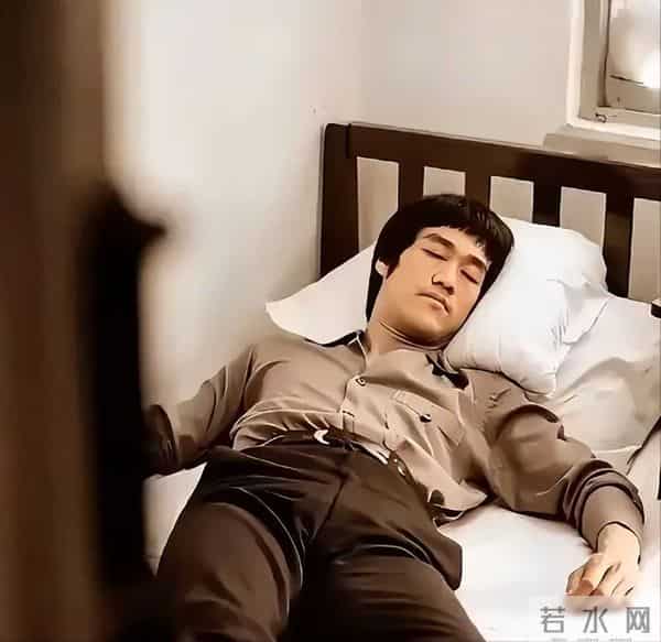 52年后,78岁丁珮终于说出真相:李小龙在我床上倒了12分钟!