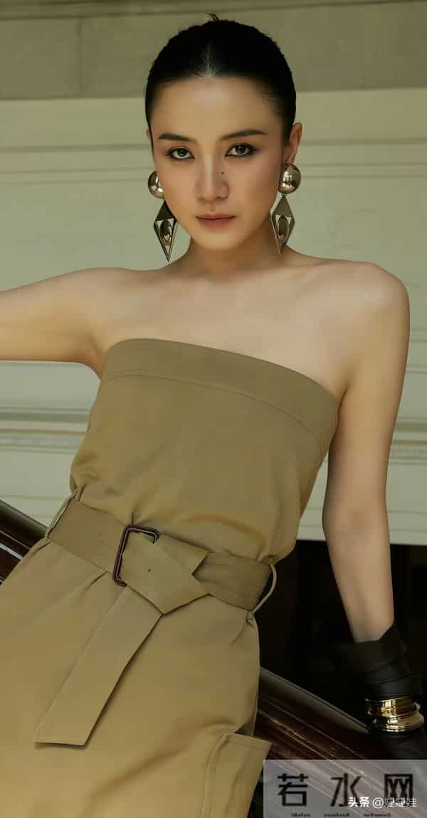 有种“夺命的刀”,叫宋佳的腰;有种“夺人的魂”,叫宋佳的臀