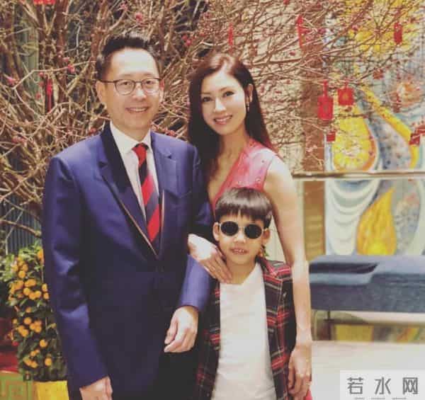 李嘉欣漂不漂亮都有争议?有眼睛的都看得出吧!(附多图)