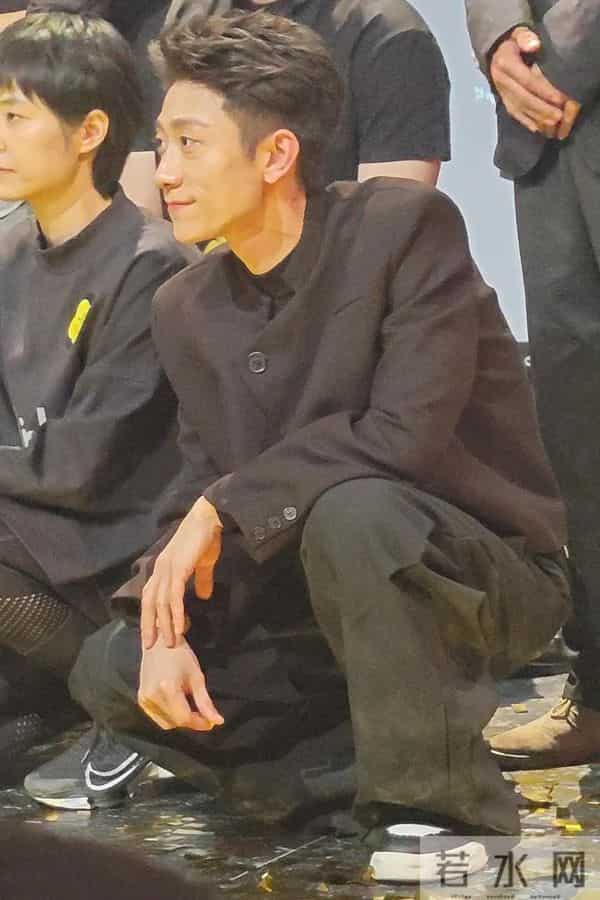 被“发腮”的张一山惊艳，内娱男星越老越值钱，还真不是随口瞎掰