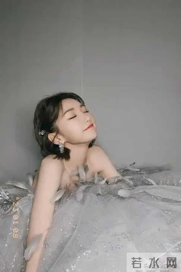 与陈晓闪婚领证传闻真相大白1个多月,毛晓彤近况曝出,并不意外