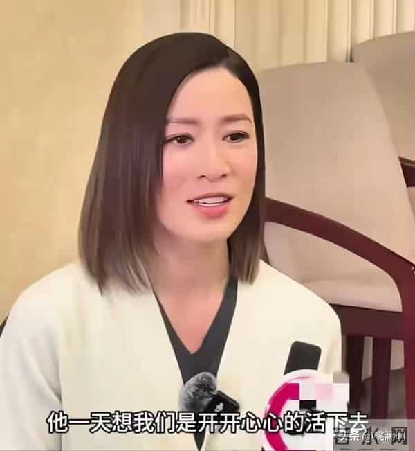 干爹离世10天后，佘诗曼迎来好消息，这下许绍雄可以放心了