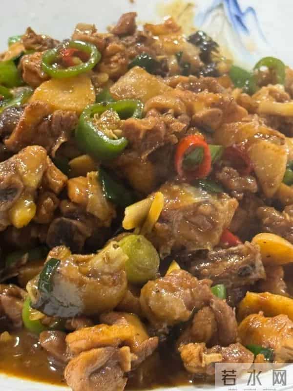 女演员李梦晒多道杭州美食,直呼“好久没吃这么多”