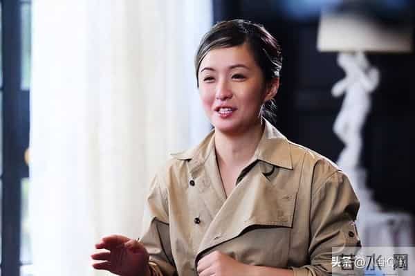 秦雯自身难保!袭警事件被曝光,新剧连夜撤档,官媒呼吁通报