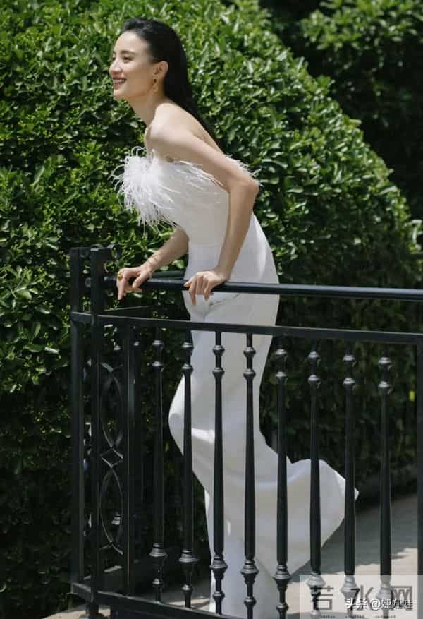 有种“夺命的刀”,叫宋佳的腰;有种“夺人的魂”,叫宋佳的臀