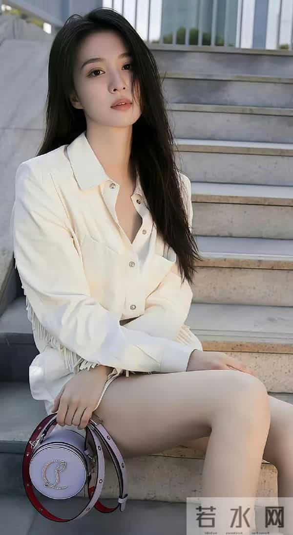 绝了!王楚然这组写真简直是视觉核弹,美炸全场!