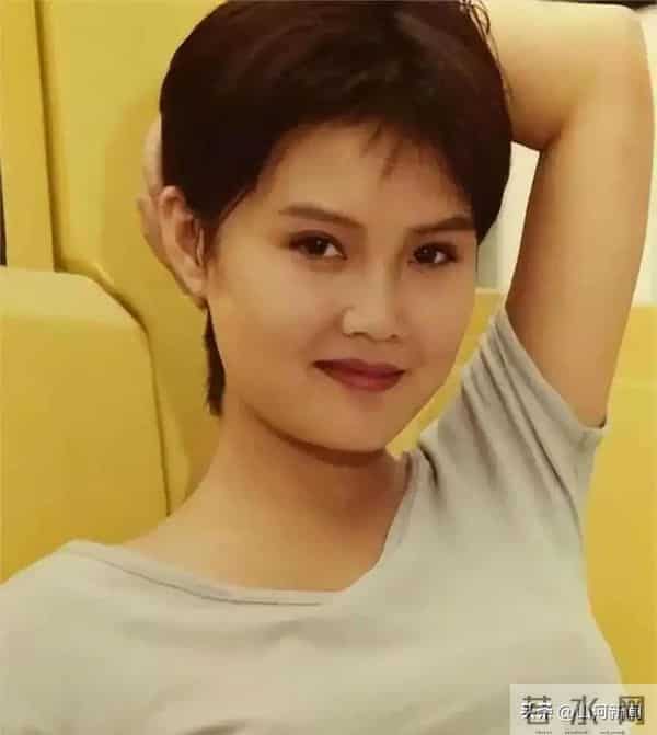 她11岁被导演看中，与名导同居多年被抛弃，如今复出却无人问津