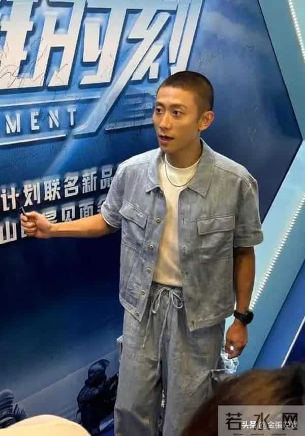 被"发腮"的张一山惊艳,33岁终于长开,网友:杨紫得避嫌了