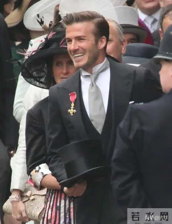 从煤气工儿子到大卫爵士！50岁贝克汉姆封爵，封爵惹“不配”争议