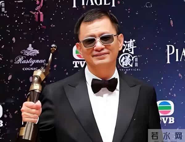 拔出萝卜带出泥！逼疯辛芷蕾、集体嫖娼，王家卫是真的“瞎”了