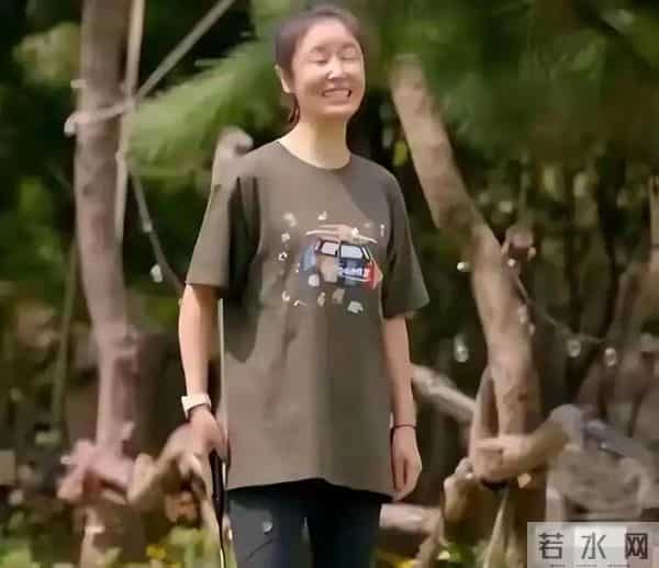 47岁林心如老到认不出！面部松弛憔悴沧桑，素颜打扮似农村大妈