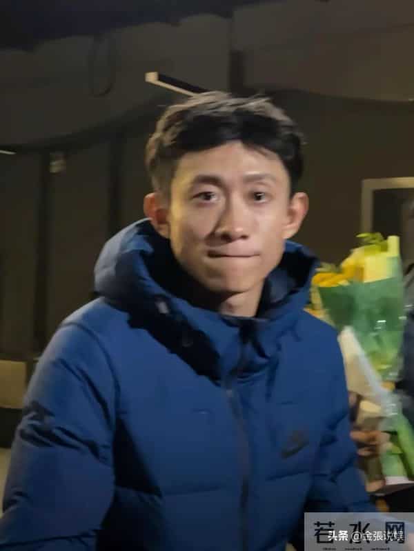 被"发腮"的张一山惊艳,33岁终于长开,网友:杨紫得避嫌了