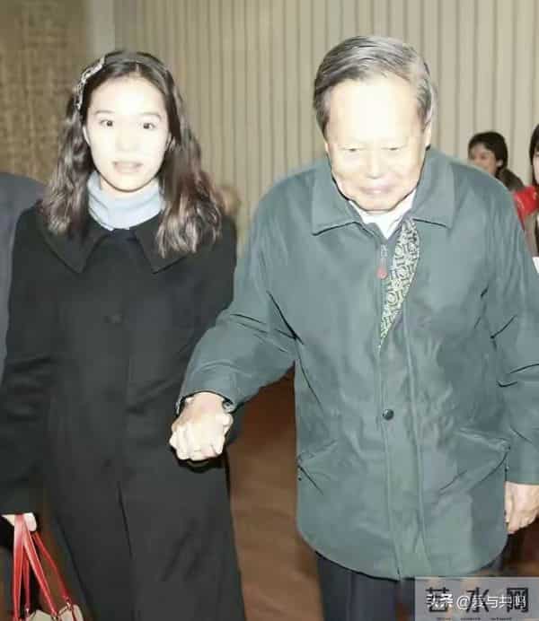 谣言止于智者!翁帆清华任职获官方回应,我们欠她一个道歉