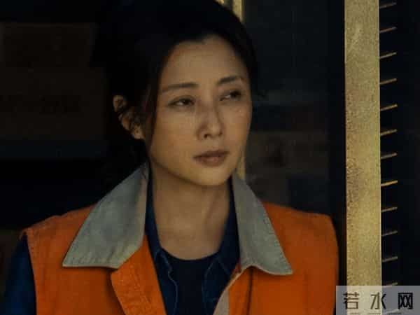 她是演员中的女富豪，豪车多的开不过来，如今45岁却活得像20岁