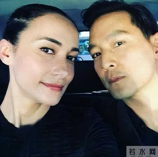 吴彦祖晒47岁老婆素颜合照，惊呆网友！男方曾称近10年没夫妻同房