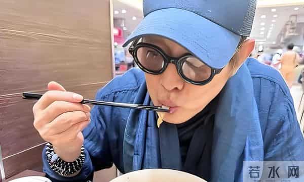 李连杰脱光上衣前后无刀疤,网友都不信,恶心的一幕在评论区上演