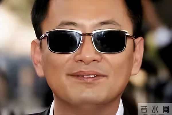 陪睡陪玩只是冰山一角!袭警、集体嫖娼、舔手指,各个离谱且意外