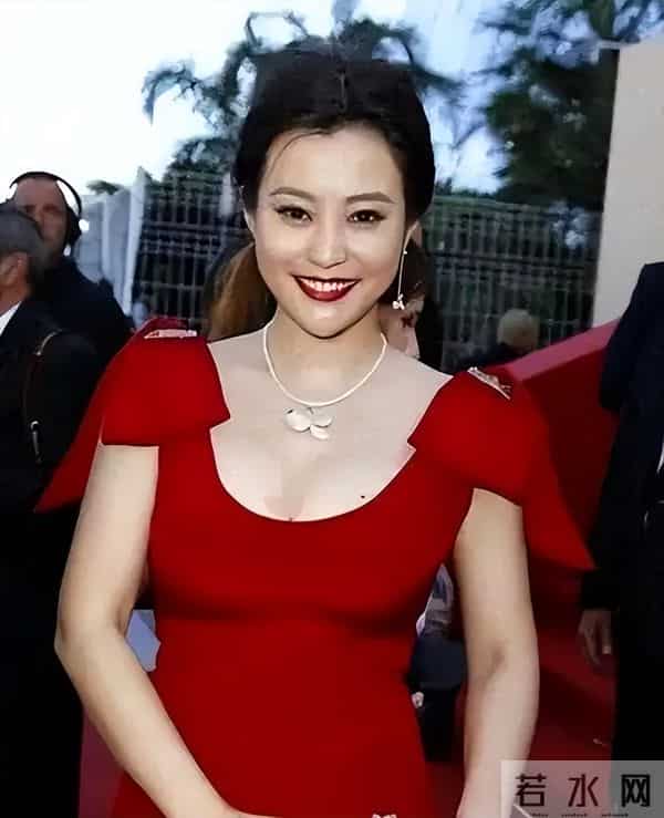 辛芷蕾不忍了！疑似6连问回击郝蕾，顺手替王传君出了口“恶气”