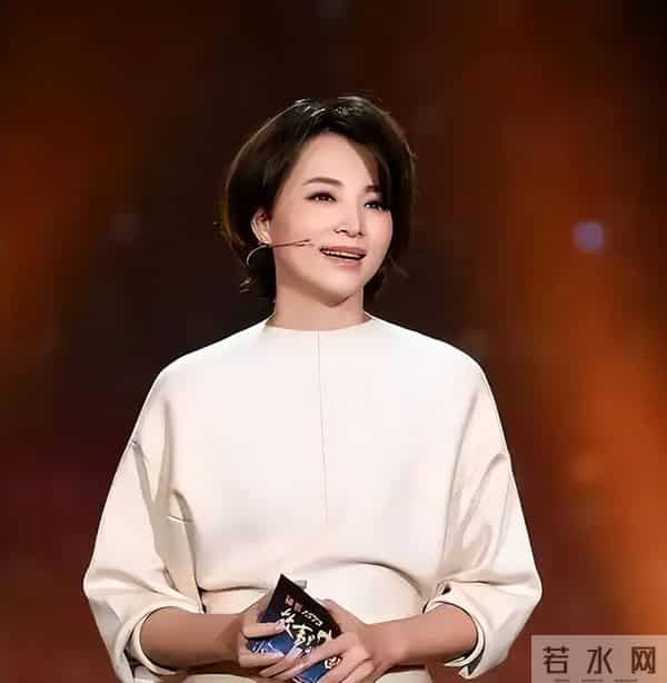 前央视主持刘芳菲现状,俩富豪前任全都判死刑,如今她满眼空洞