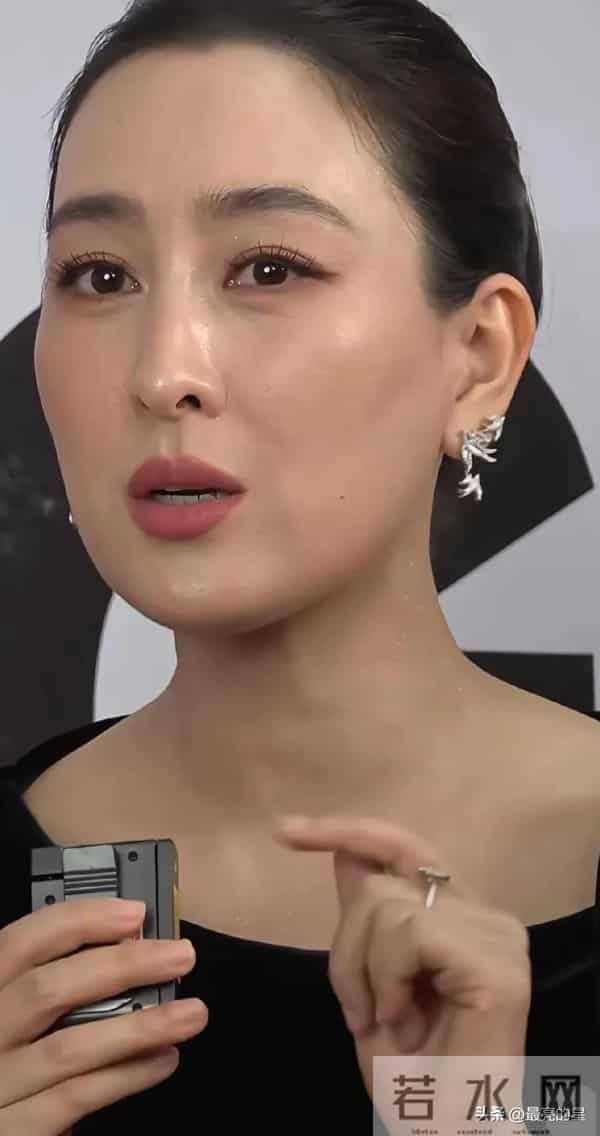 马苏高清镜头下这状态也太好了吧,脸型好、五官好,很美