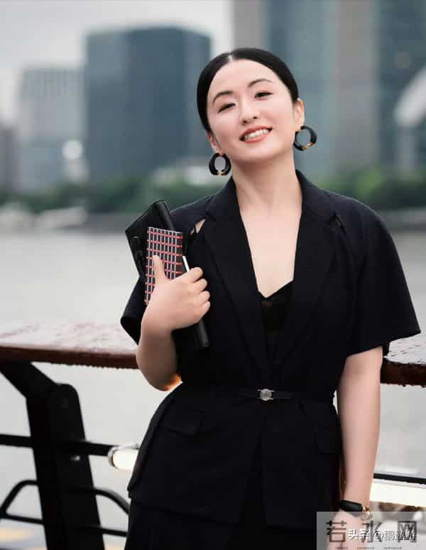 官媒点名秦雯没几天,令人担心的事接连发生,遭殃的何止冯绍峰