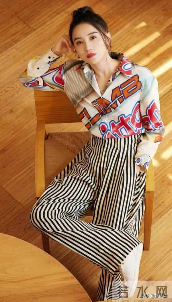 有种“夺命的刀”,叫宋佳的腰;有种“夺人的魂”,叫宋佳的臀