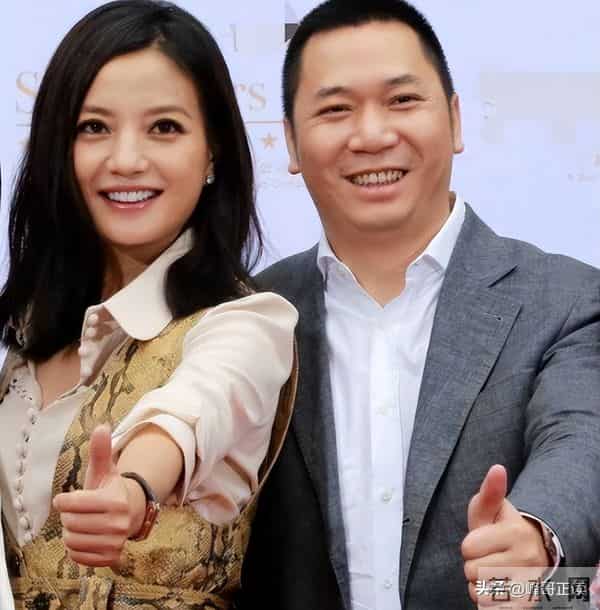 翻身无望!49岁赵薇近况再曝,胃癌传闻真相大白,善恶终有报