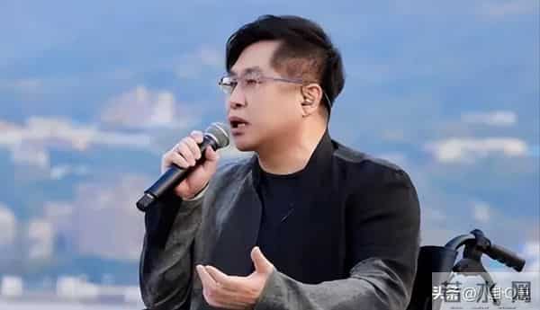 看到央视的8字发文，才明白郑智化的口无遮拦，并不是不可饶恕