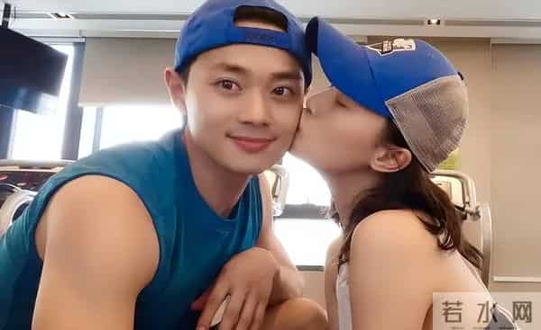 蓝盈莹疑似新恋情曝光，与男子同吃一碗蛋糕，网友为曹骏感到惋惜