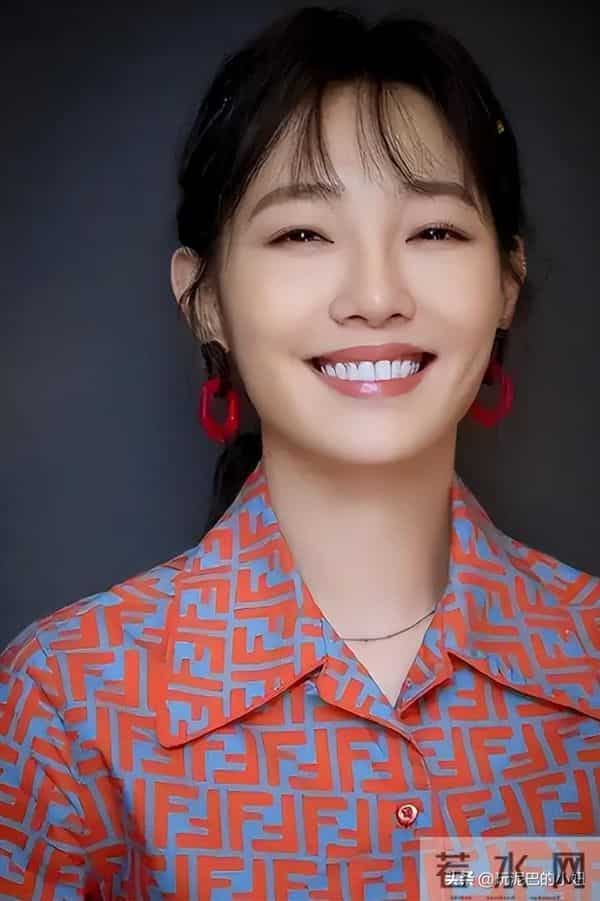 连爆2大行业瓜!大花回应只字不提影帝,阔太倒油导演,都不装了