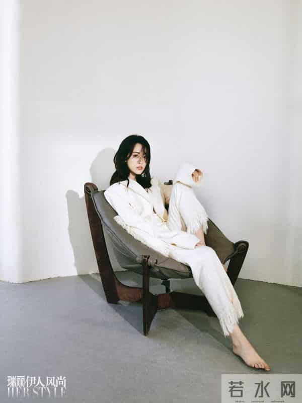 祝绪丹光脚丫妆造精选