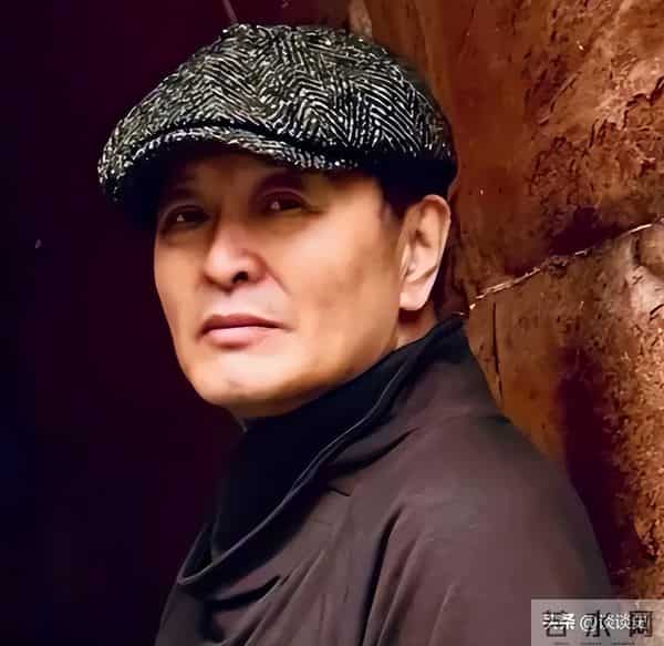 倪萍也没想到,69岁的三婚丈夫杨亚洲,已经开始给全家人争光了