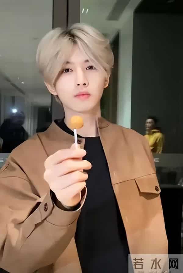 鹿哈官宣领证不到24小时，令人担心的事接连发生，岳云鹏没说错