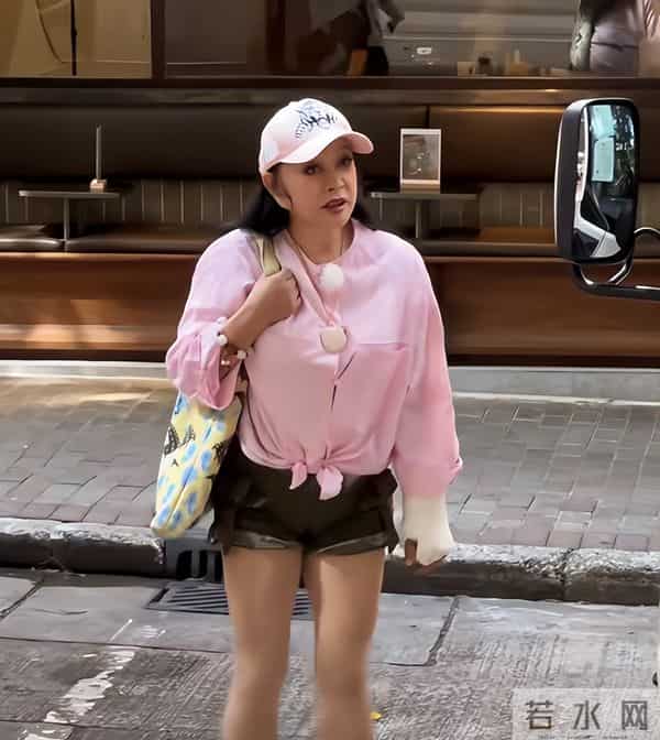 人前光鲜人后心酸,蒋欣减肥减到哭,刘晓庆的含金量还在上升