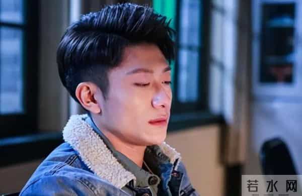 被“发腮”的张一山惊艳,33岁终于长开,网友:杨紫得避嫌了