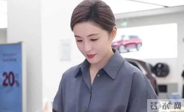 官媒点名秦雯没几天,令人担心的事接连发生,遭殃的何止冯绍峰