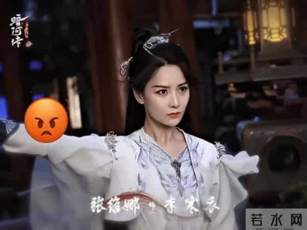 《暗河传》她俩相差1岁，却要演母女，男友也参演看起来老多了