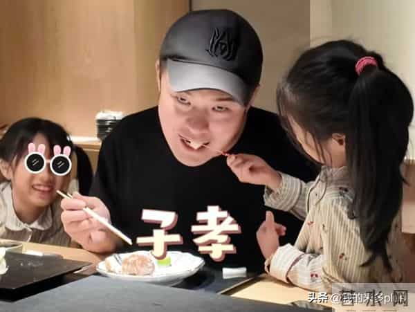 陈赫女儿9岁生日，张子萱出场撒糖，婆婆一脸慈爱，五口人超幸福