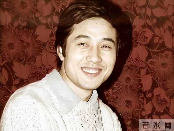 为了梅婷,抛弃患难与共的发妻,67岁孤身一人的叶大鹰可曾后悔?