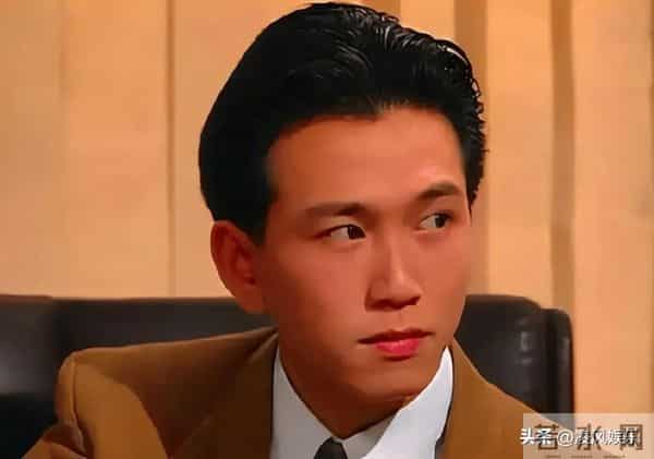 香港演员温兆伦的现状:61岁定居北京,依然帅气,10岁女儿很漂亮