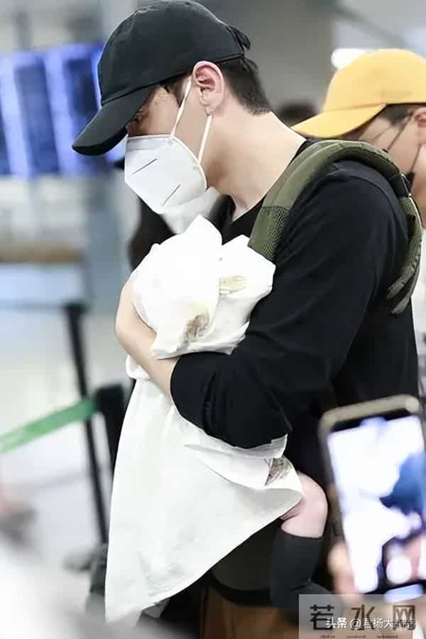 李光洁：娶过郝蕾，爱过王珞丹，负了殷桃，和小12岁的她修成正果