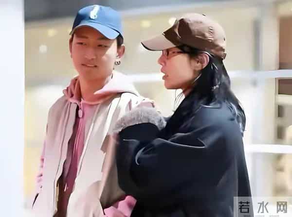 陈羽凡没想到,自己辛苦养大的儿子,竟给白百何二婚老公做了嫁衣