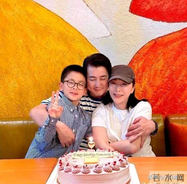 女演员黄慧颐现状:开老书店维生,老态明显,曾被称广东标准媳妇