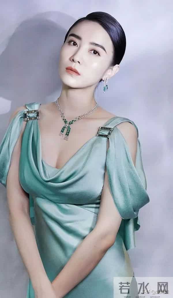 有种“夺命的刀”,叫宋佳的腰;有种“夺人的魂”,叫宋佳的臀