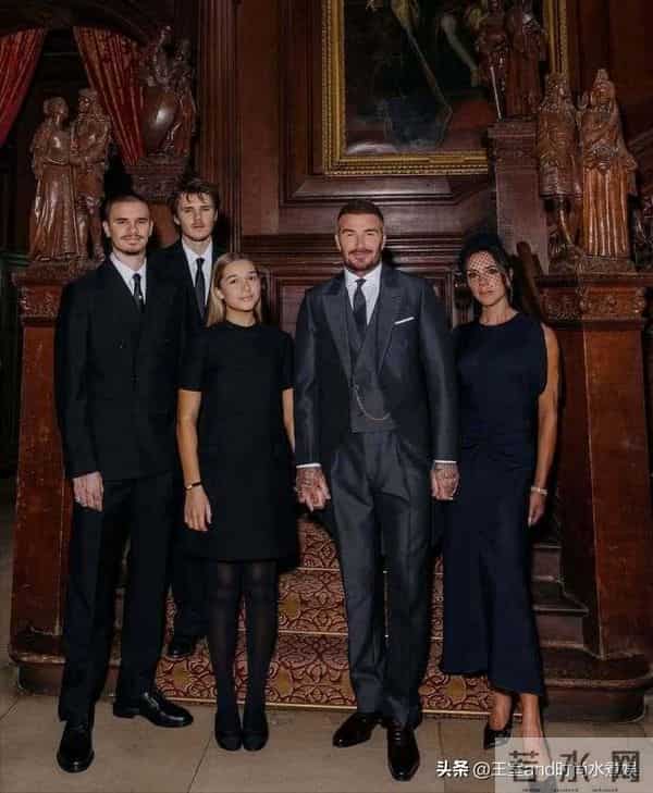 小七新镜头！庆祝大贝封爵，穿吊带皮草，油光满面成熟得不像14岁