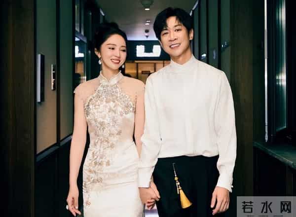 董璇46岁生日照,手捧蛋糕小腹隆起,张维伊站C位风头尽显